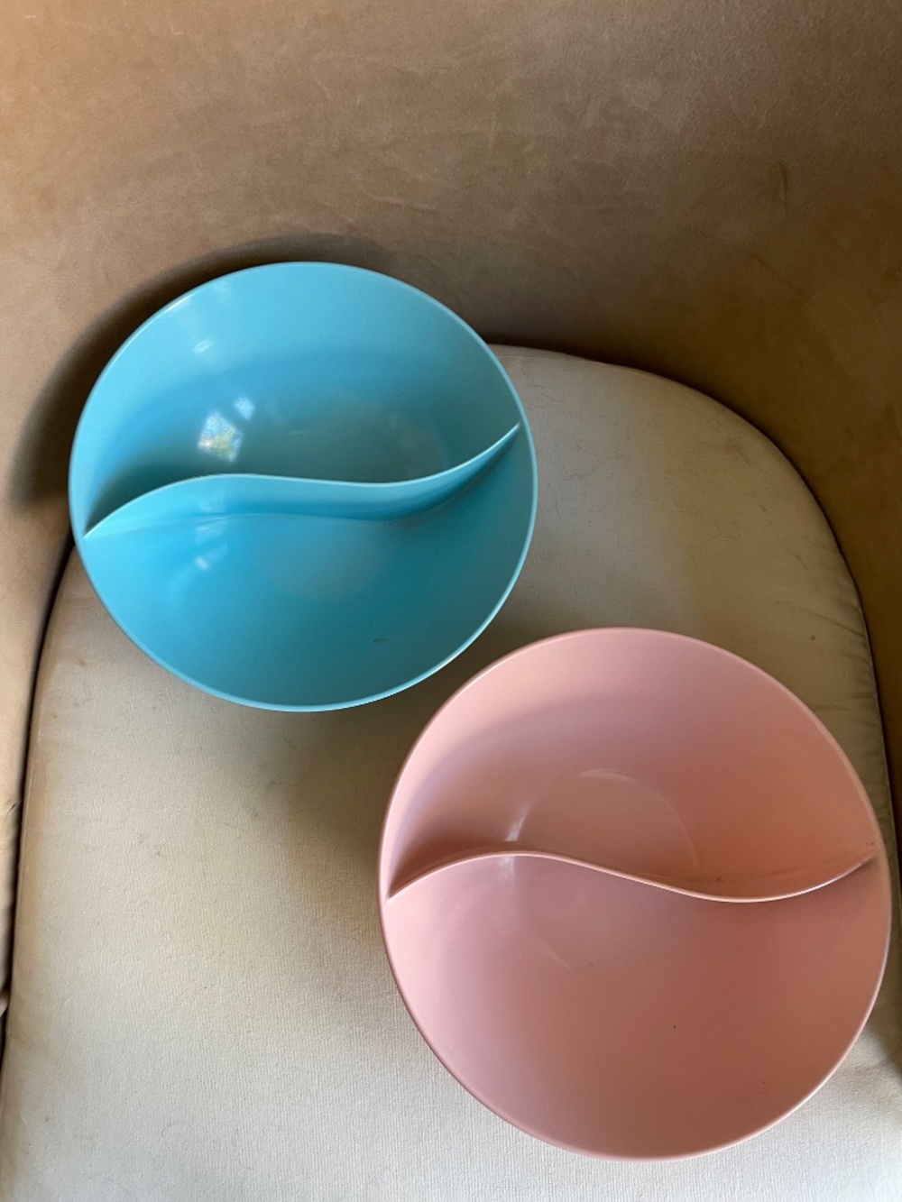PRICE DROP! Vintage Melmac Pink and Blue dinnerware serving bowls - Set of 2! - Picture 2 of 13